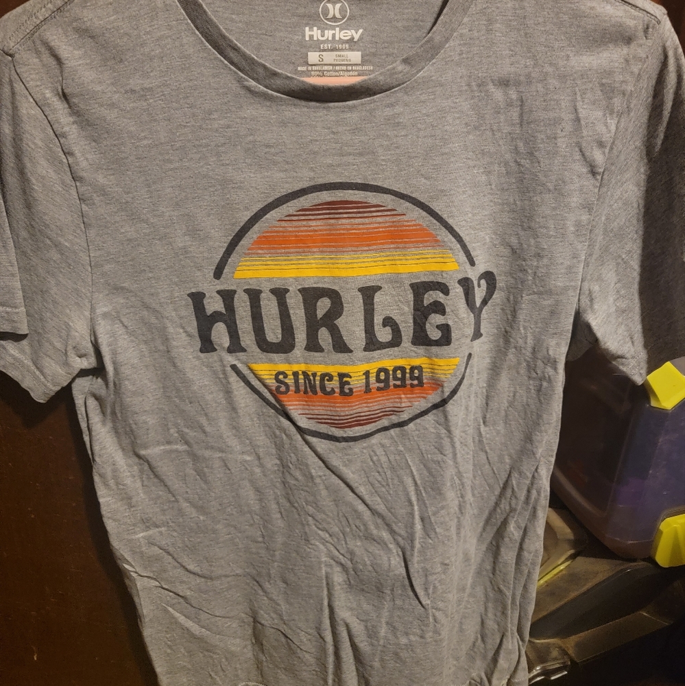 Hurley t